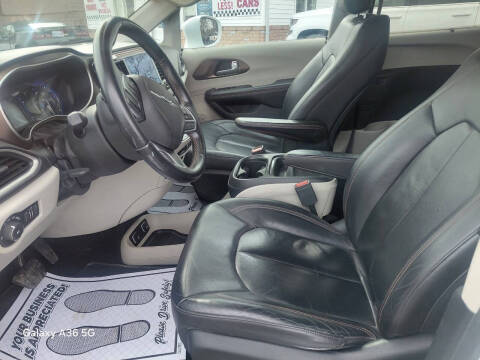 2017 Chrysler Pacifica Touring-L