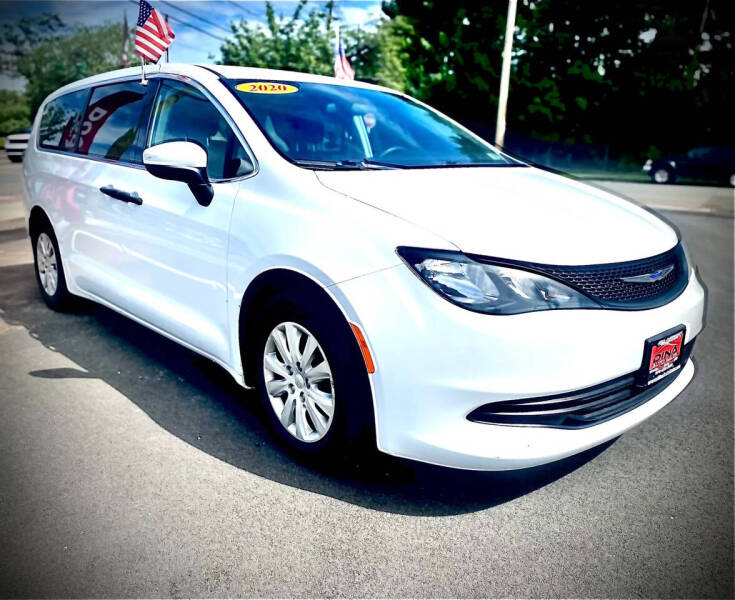 2020 Chrysler Voyager L