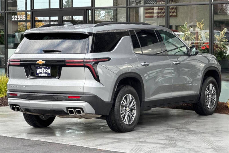 2024 Chevrolet Traverse LT