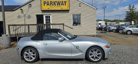 2004 BMW Z4 for sale at Parkway Motors in Springfield IL