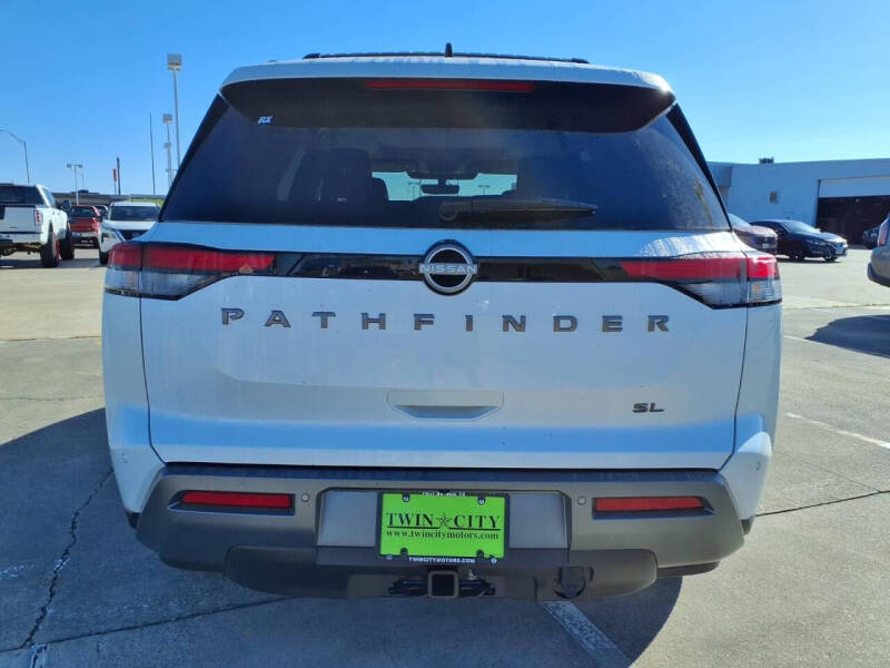 2026 Nissan Pathfinder SL