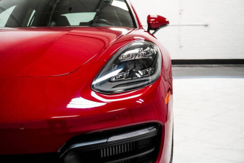 2022 Porsche Panamera 4 Platinum Edition