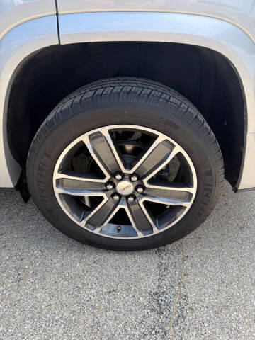 2017 GMC Acadia Denali