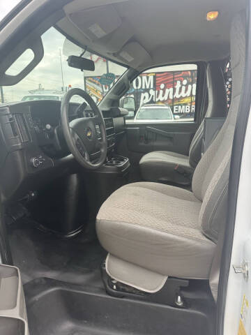 2017 Chevrolet Express 2500