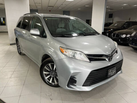2019 Toyota Sienna for sale at Auto Mall of Springfield in Springfield IL