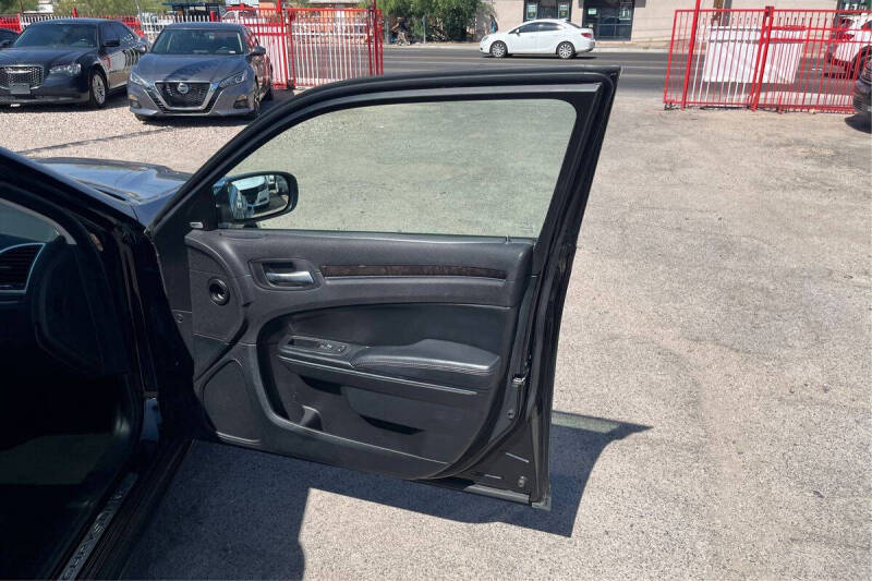 2016 Chrysler 300 C