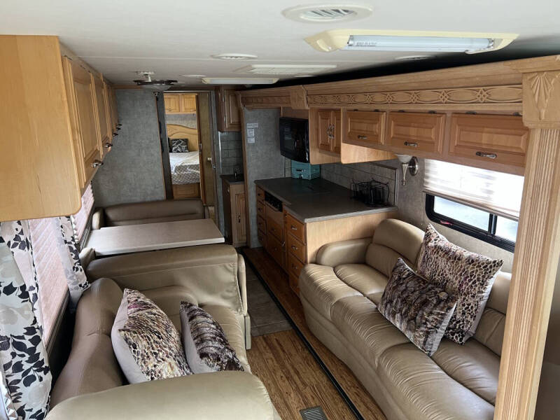 2005 Freightliner xc37