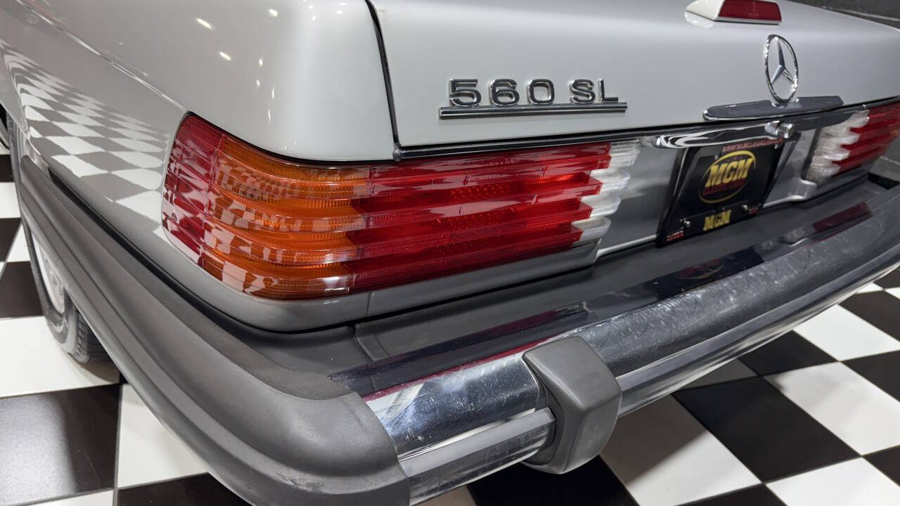 1988 Mercedes-Benz 560-Class 24