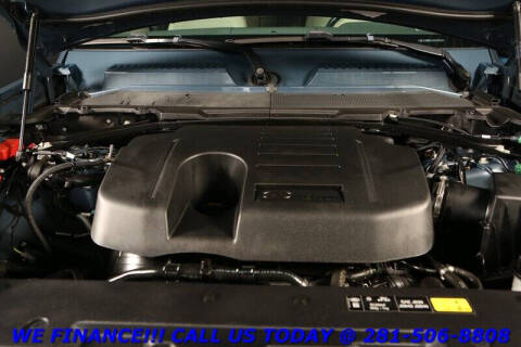 2022 Land Rover Defender 110 SE