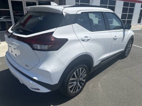 2024 Nissan Kicks SR