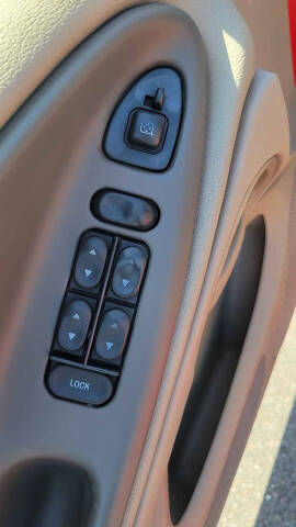 2004 Ford Mustang Deluxe