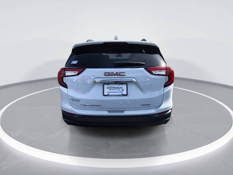 2023 GMC Terrain SLE