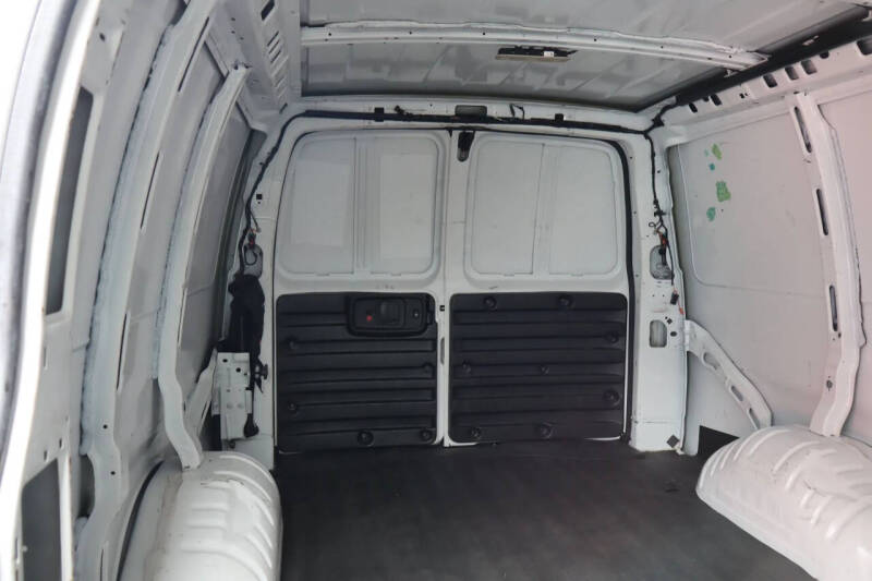 2023 GMC Savana 2500