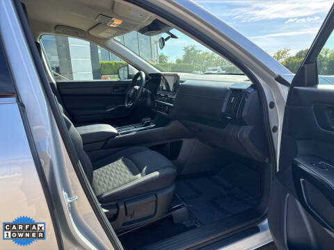 2025 Nissan Pathfinder SV