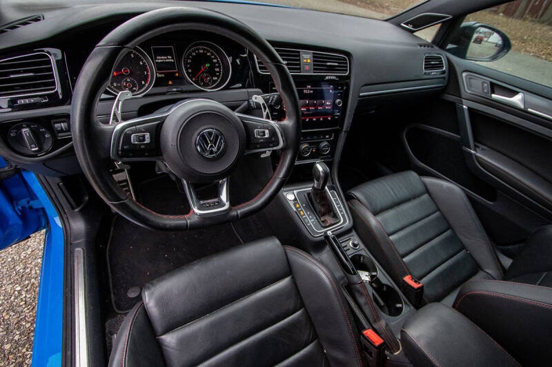 2021 Volkswagen Golf GTI SE