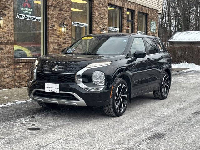 2022 Mitsubishi Outlander for sale at The King of Credit in Clifton Park NY