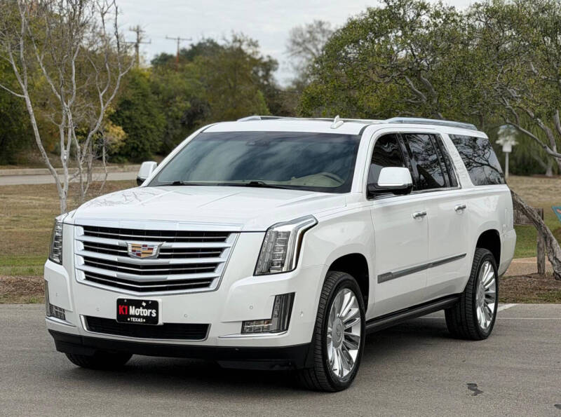2019 Cadillac Escalade ESV Platinum's photo