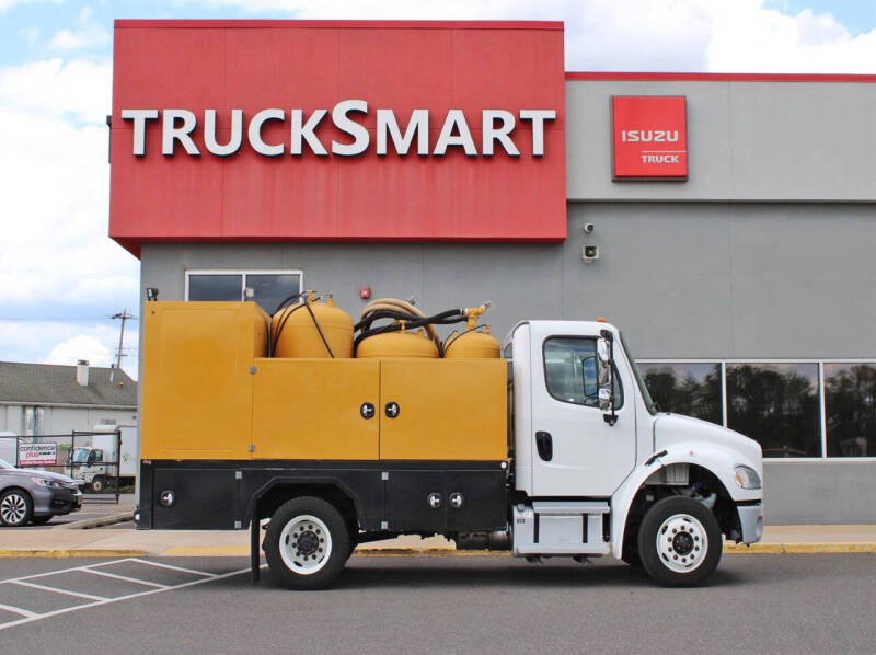 2020 Freightliner M2 106