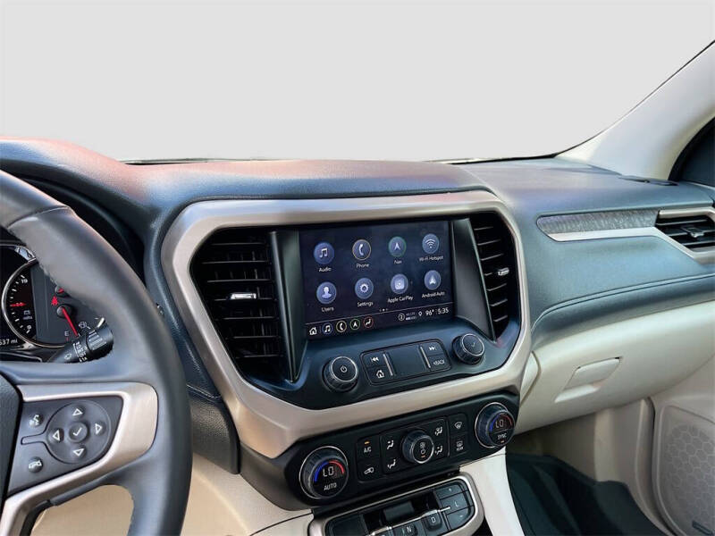 2023 GMC Acadia Denali