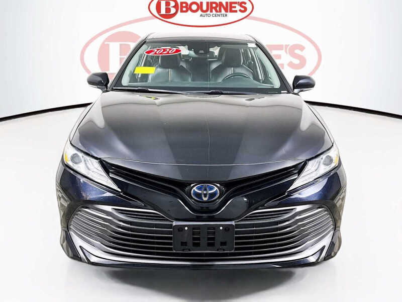 2020 Toyota Camry Hybrid XLE