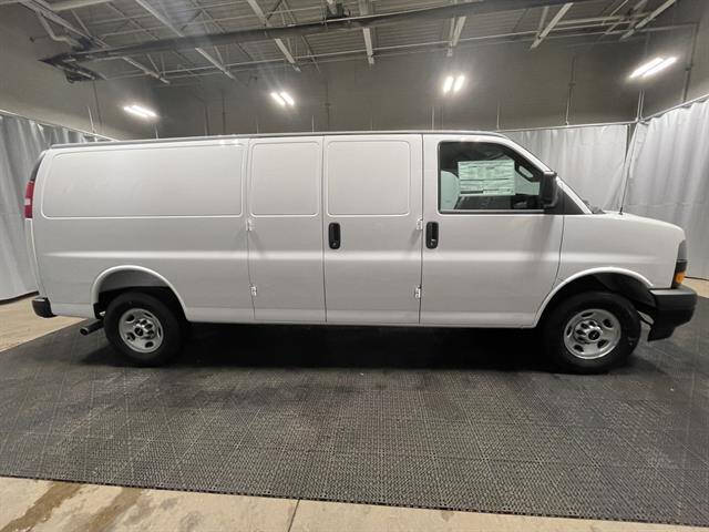 2025 GMC Savana 2500