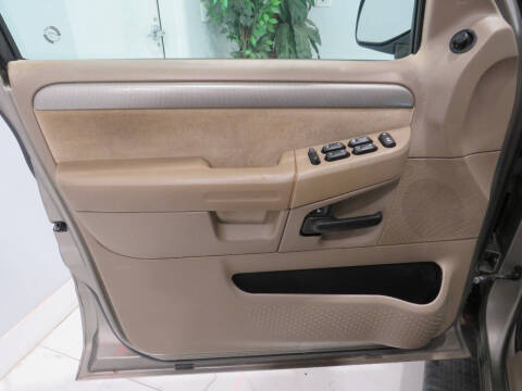 2004 Ford Explorer XLT