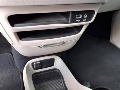 2020 Chrysler Voyager LX