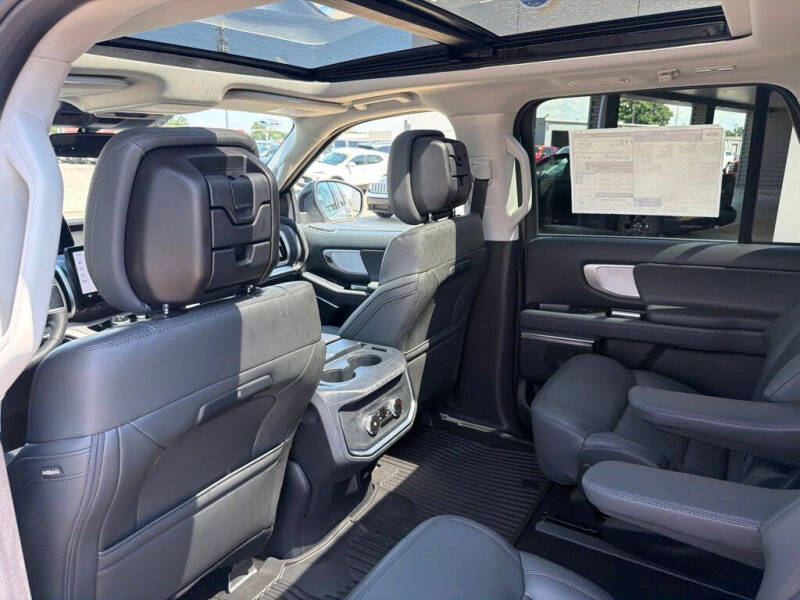 2027 Ford Expedition MAX Active