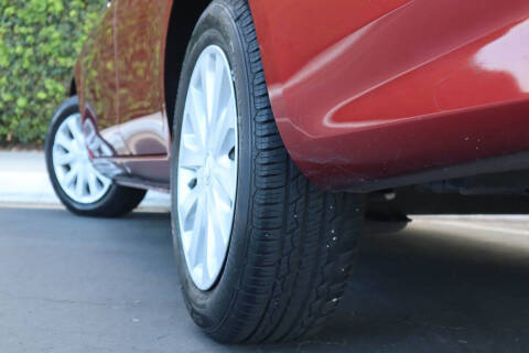 2019 Nissan Versa S Plus