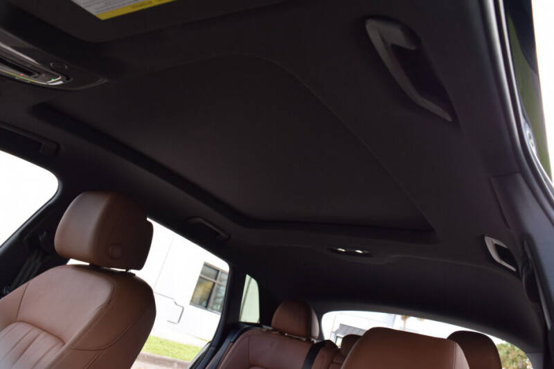 2022 Audi e-tron quattro Premium