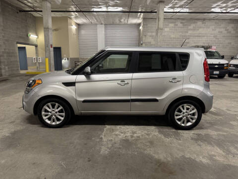 2012 Kia Soul +