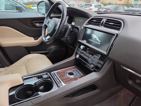 2017 Jaguar F-PACE 35t Prestige