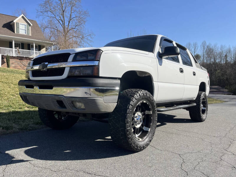 2003 Chevrolet Avalanche for sale at 3C Automotive LLC in Wilkesboro NC