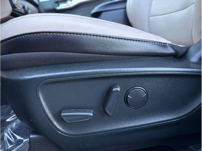 2022 Ford Escape Hybrid SEL