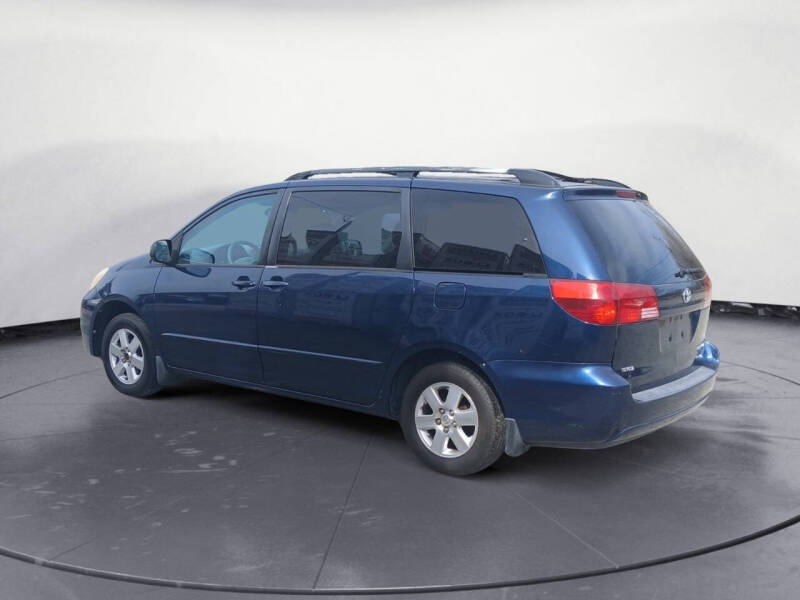 2005 Toyota Sienna LE 7 Passenger