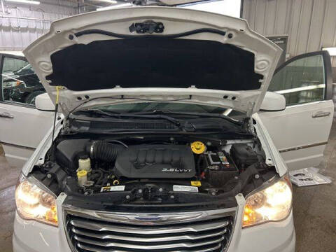 2016 Chrysler Town and Country Touring