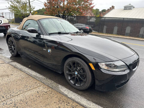 2006 BMW Z4 for sale at Deleon Mich Auto Sales in Yonkers NY