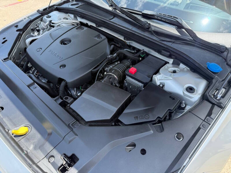 2017 Volvo S90 T6 Momentum