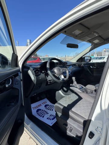 2017 Nissan Rogue Sport SV