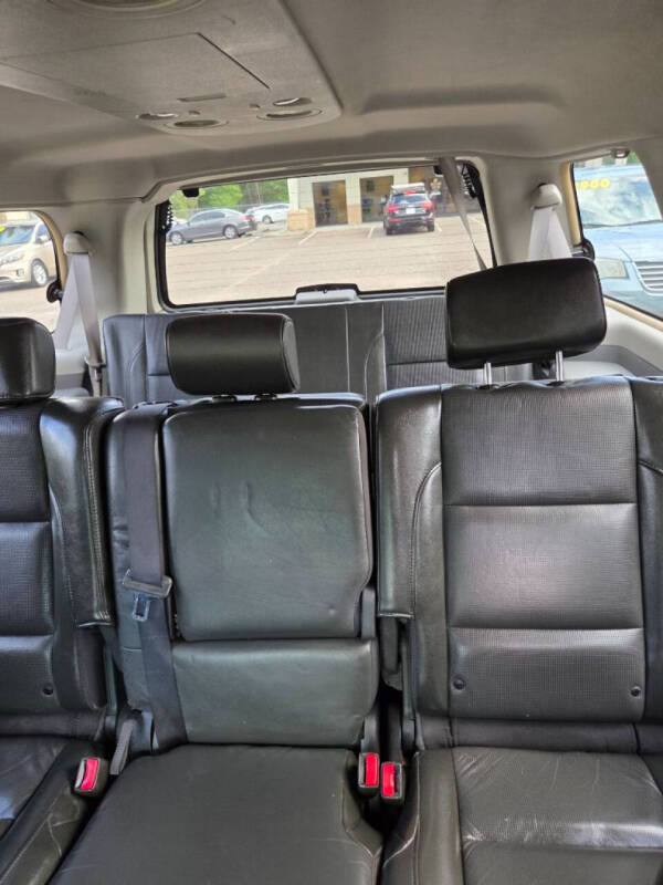 2005 Nissan Armada LE