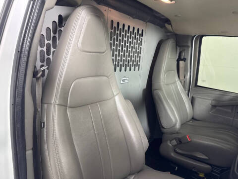 2022 Chevrolet Express 2500