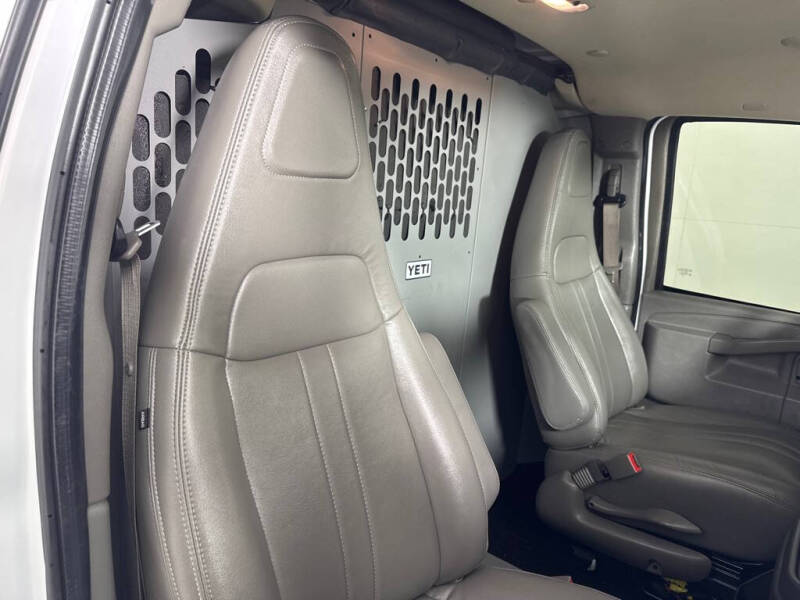 2022 Chevrolet Express 2500