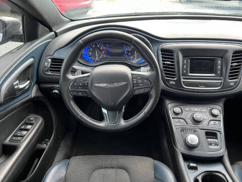 2015 Chrysler 200 S
