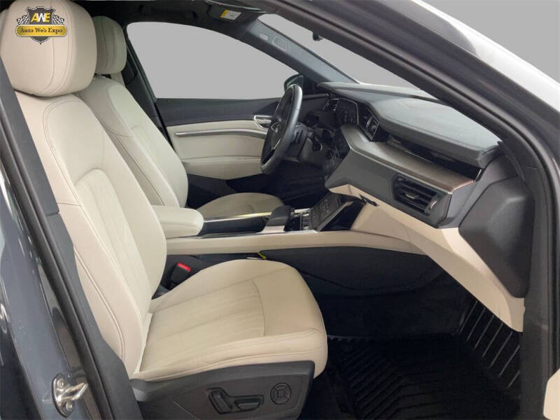 2024 Audi Q8 Sportback e-tron quattro Premium Plus S line