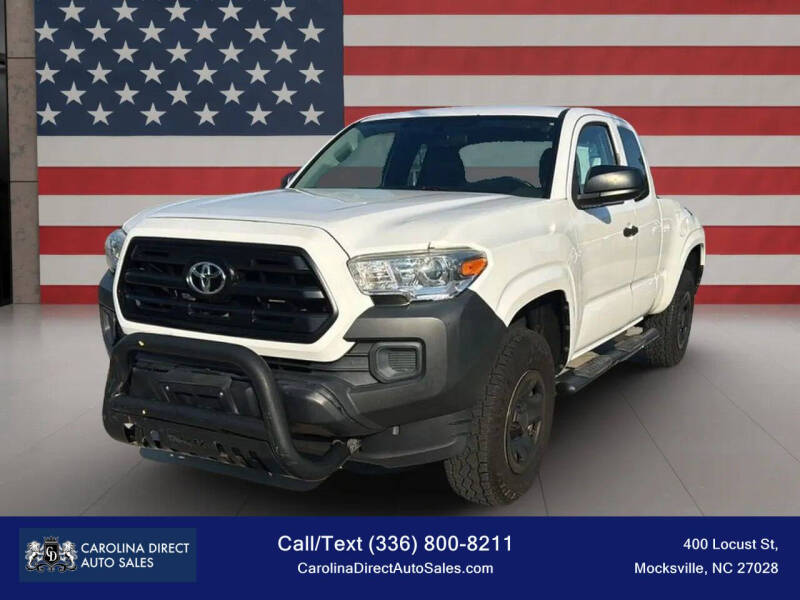 2017 Toyota Tacoma SR's photo