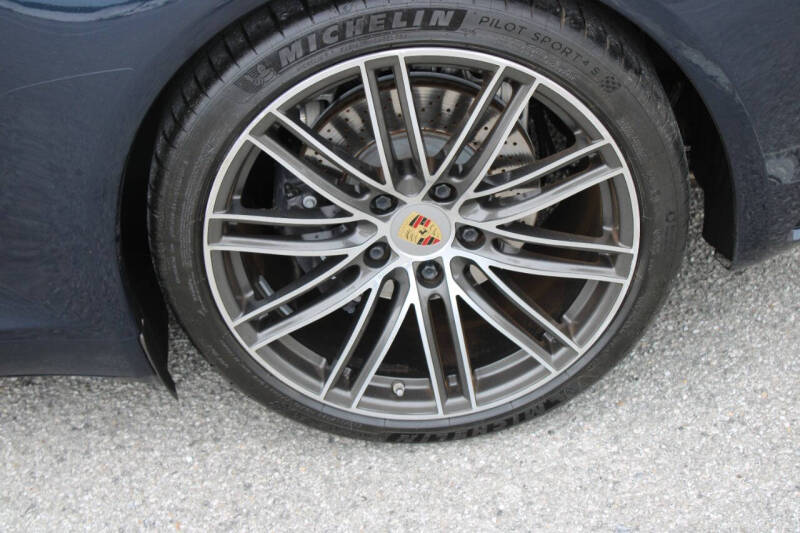 2018 Porsche 911 Carrera
