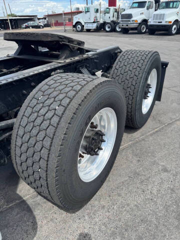 2012 Volvo VNL Super Singles