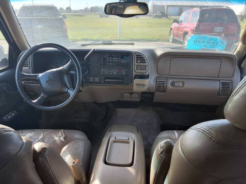 1999 Chevrolet Suburban K1500 LT