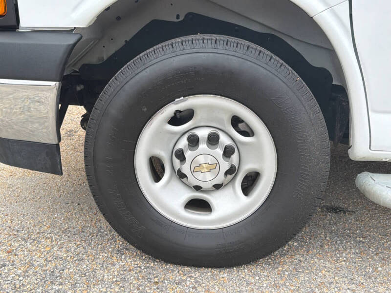 2024 Chevrolet Express 2500