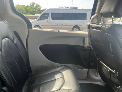 2017 Chrysler Pacifica Touring-L Plus